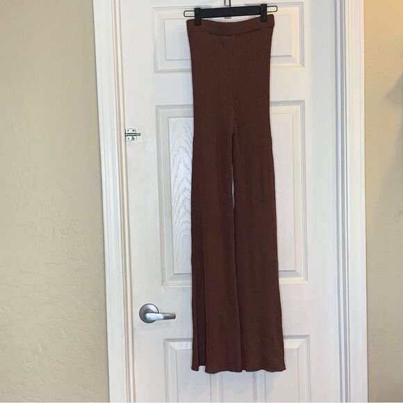 Showpo Zyanya Ribbed High Waisted Wide Leg Pants Size 2 Color Chocolate - Picture 2 of 9